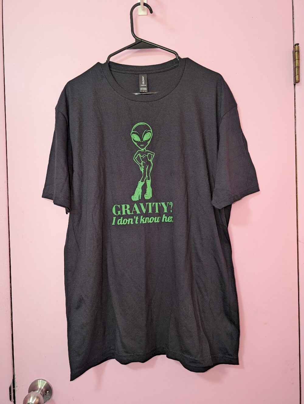 Gravity? I Don't Know Her Alien T-Shirt